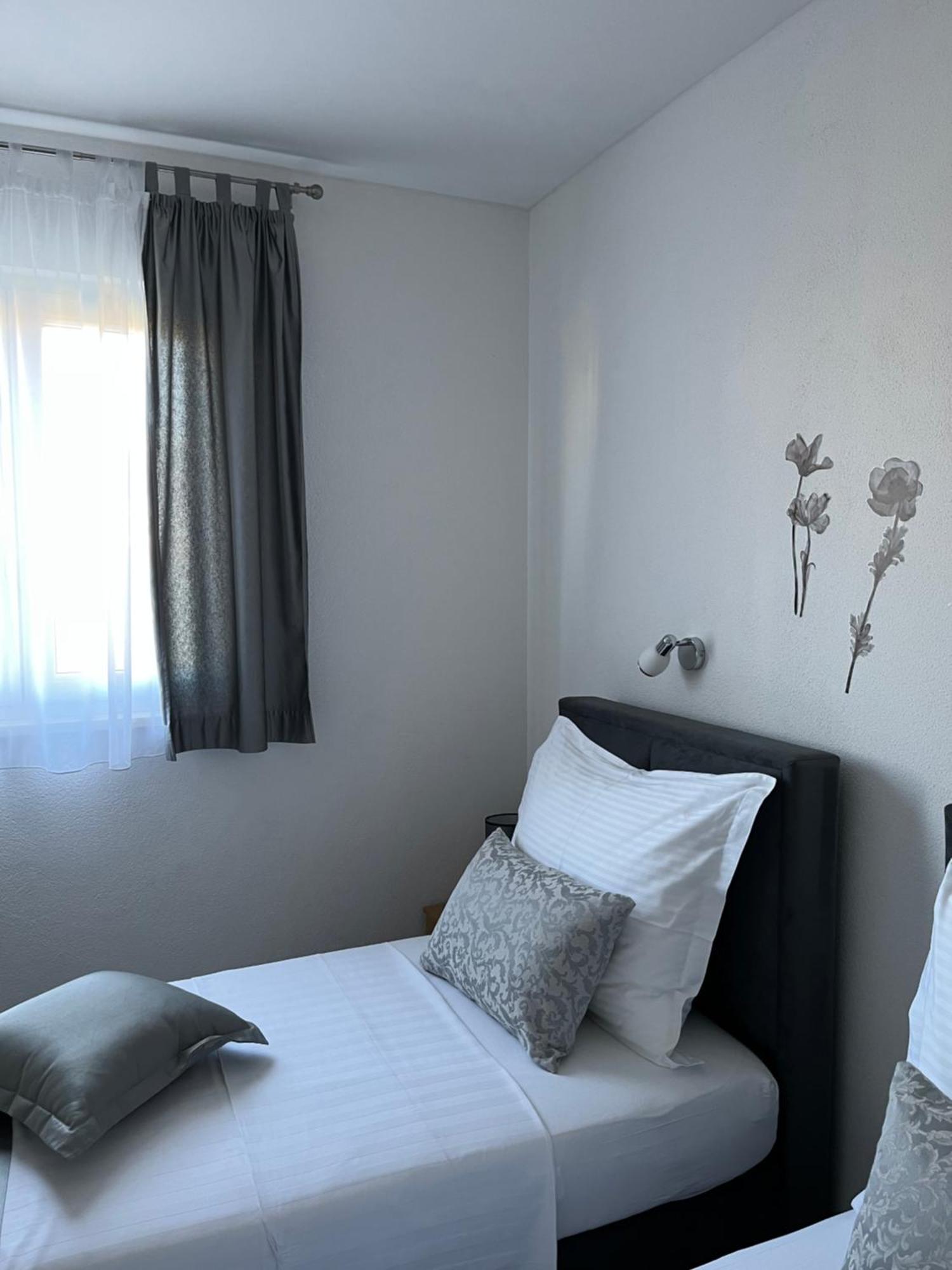 Apartments Magdalena Stobreč Екстериор снимка