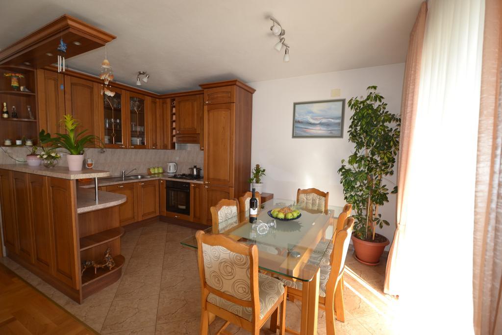 Apartments Magdalena Stobreč Екстериор снимка