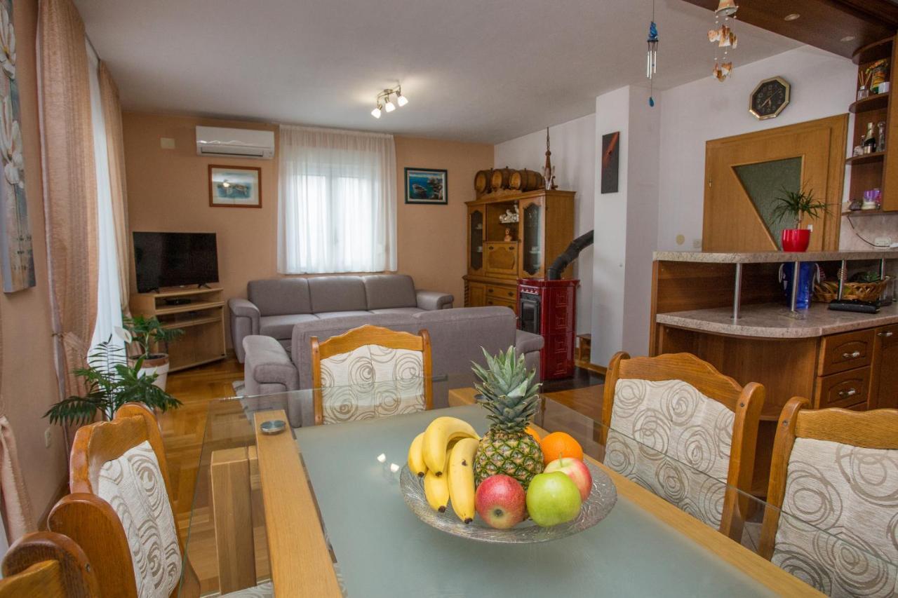 Apartments Magdalena Stobreč Екстериор снимка